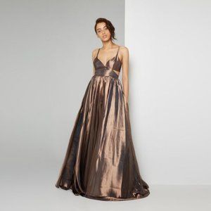 NWT Fame and Partners Queen of Peace Dark Gold Dre